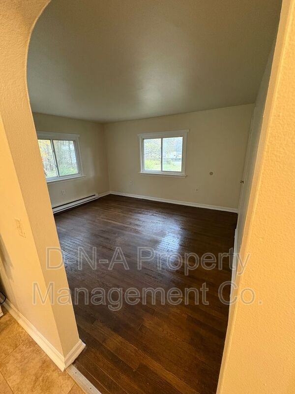 112 Crow Path #101 - Photo 4 of 8