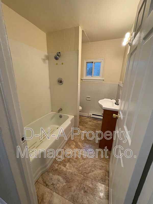 112 Crow Path #101 - Photo 6 of 8