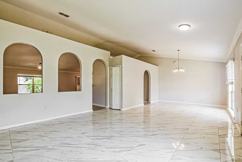 801 Clear Brook Ct - Photo 3 of 16