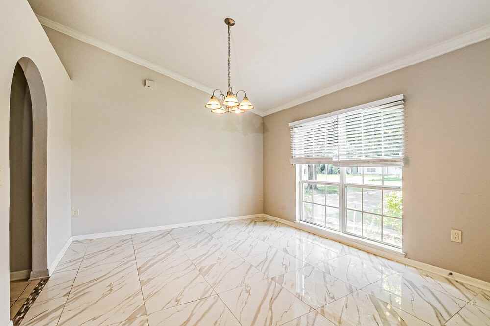 801 Clear Brook Ct - Photo 4 of 16