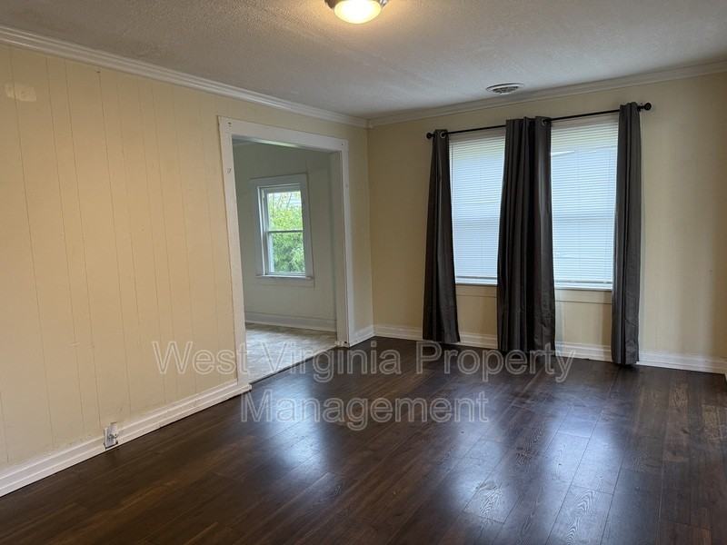 204 7th St - Photo 2 of 18