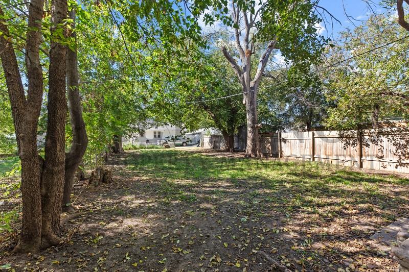 251 N Millwood St - Photo 2 of 16