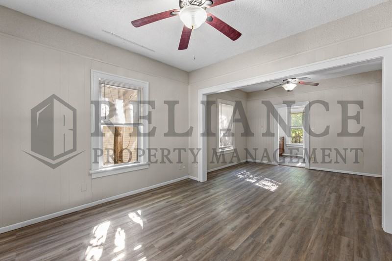251 N Millwood St - Photo 4 of 16