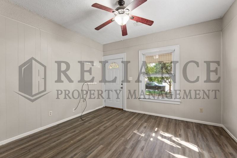 251 N Millwood St - Photo 5 of 16
