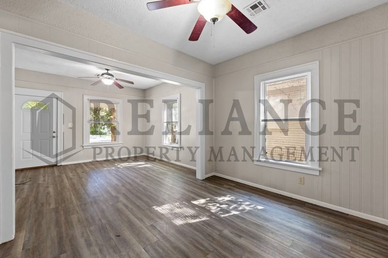251 N Millwood St - Photo 7 of 16