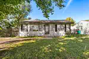 featured image of 2210 W Crawford St