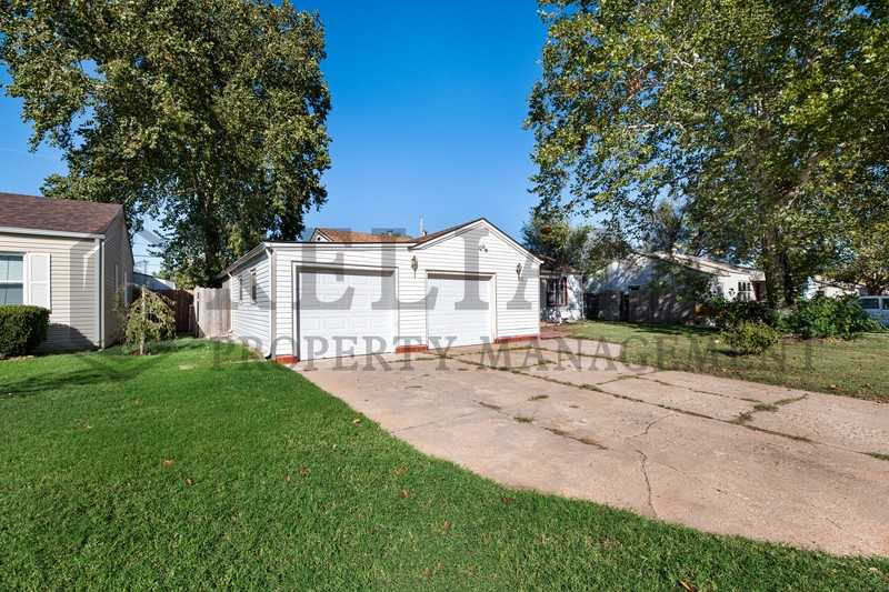 510 W 30th St S - Photo 2 of 30