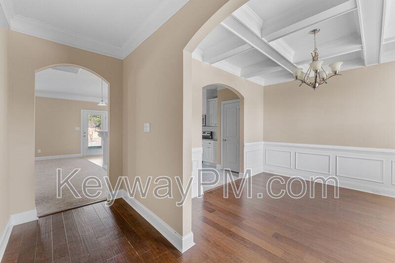 261 Crown Heights Way - Photo 4 of 28
