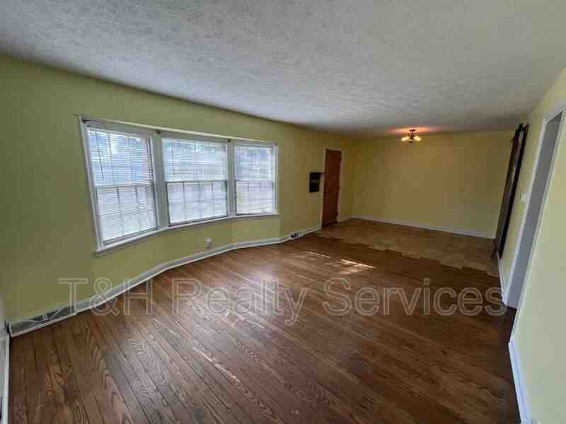 6524 Lowell Ave - Photo 6 of 24