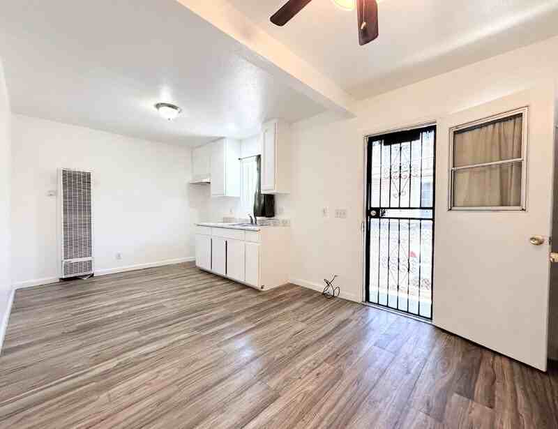 950 Clela Ave - Photo 3 of 13