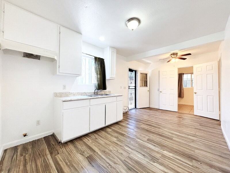 950 Clela Ave - Photo 4 of 13