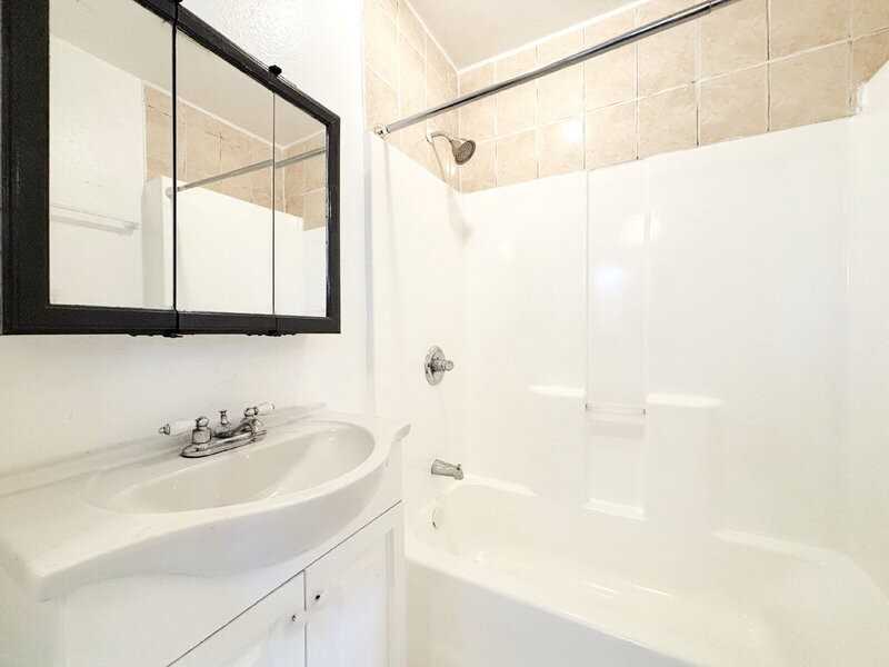 950 Clela Ave - Photo 7 of 13