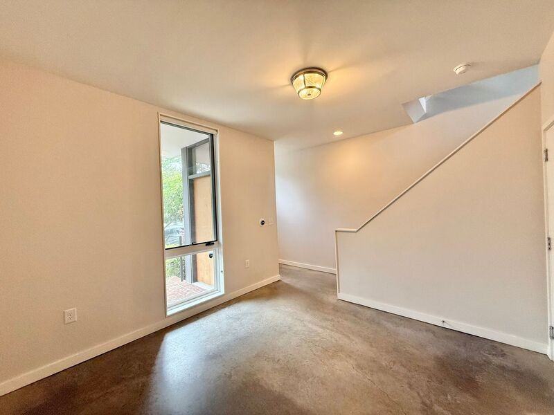 548 South Person Street - Photo 4 of 22