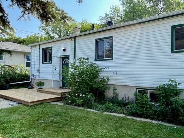 11154 52 Street Northwest - Photo 2 of 15