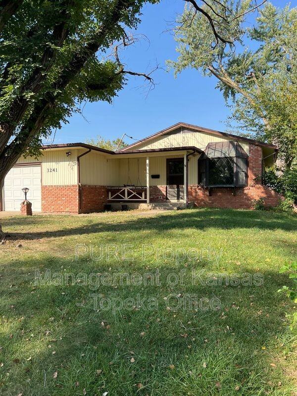 3241 Sw 31st Ter - Photo 3 of 16