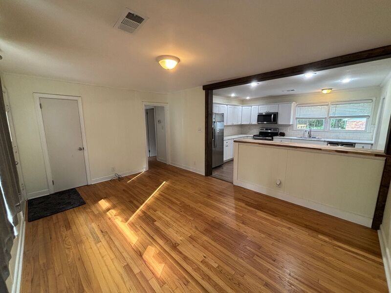 816 Savage Rd - Photo 3 of 24