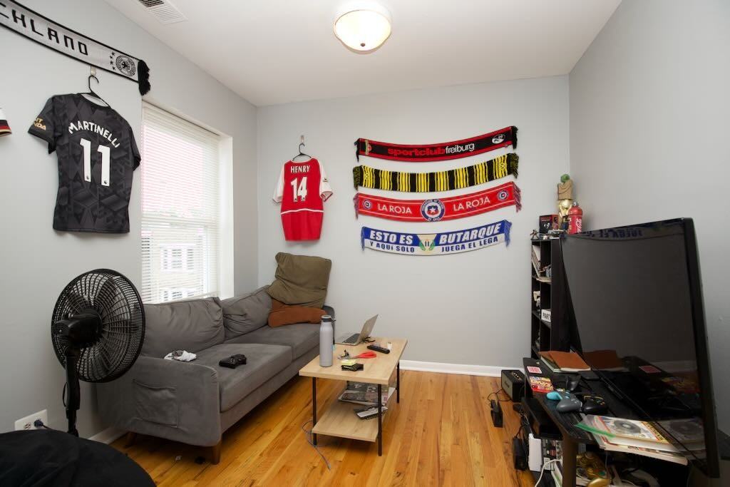 4511 N Malden St #3B - Photo 5 of 21