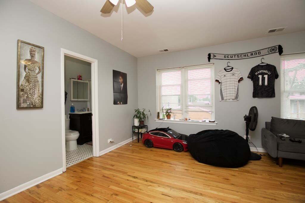 4511 N Malden St #3B - Photo 7 of 21