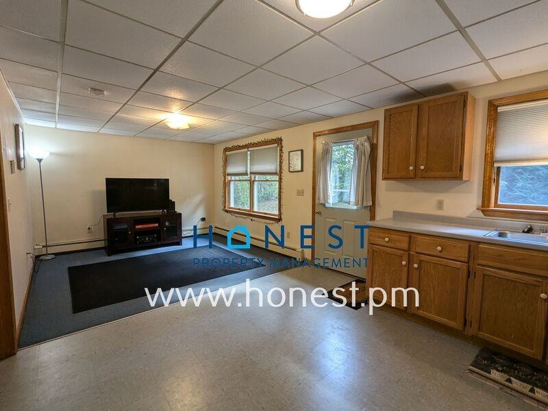 31 Joey Ln #5 - Photo 6 of 25