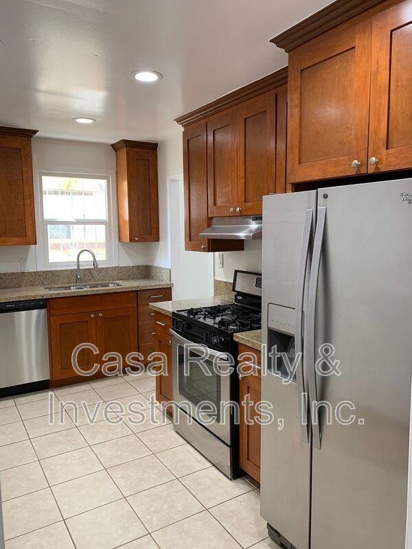 444 North Alta Vista Boulevard - Photo 2 of 28