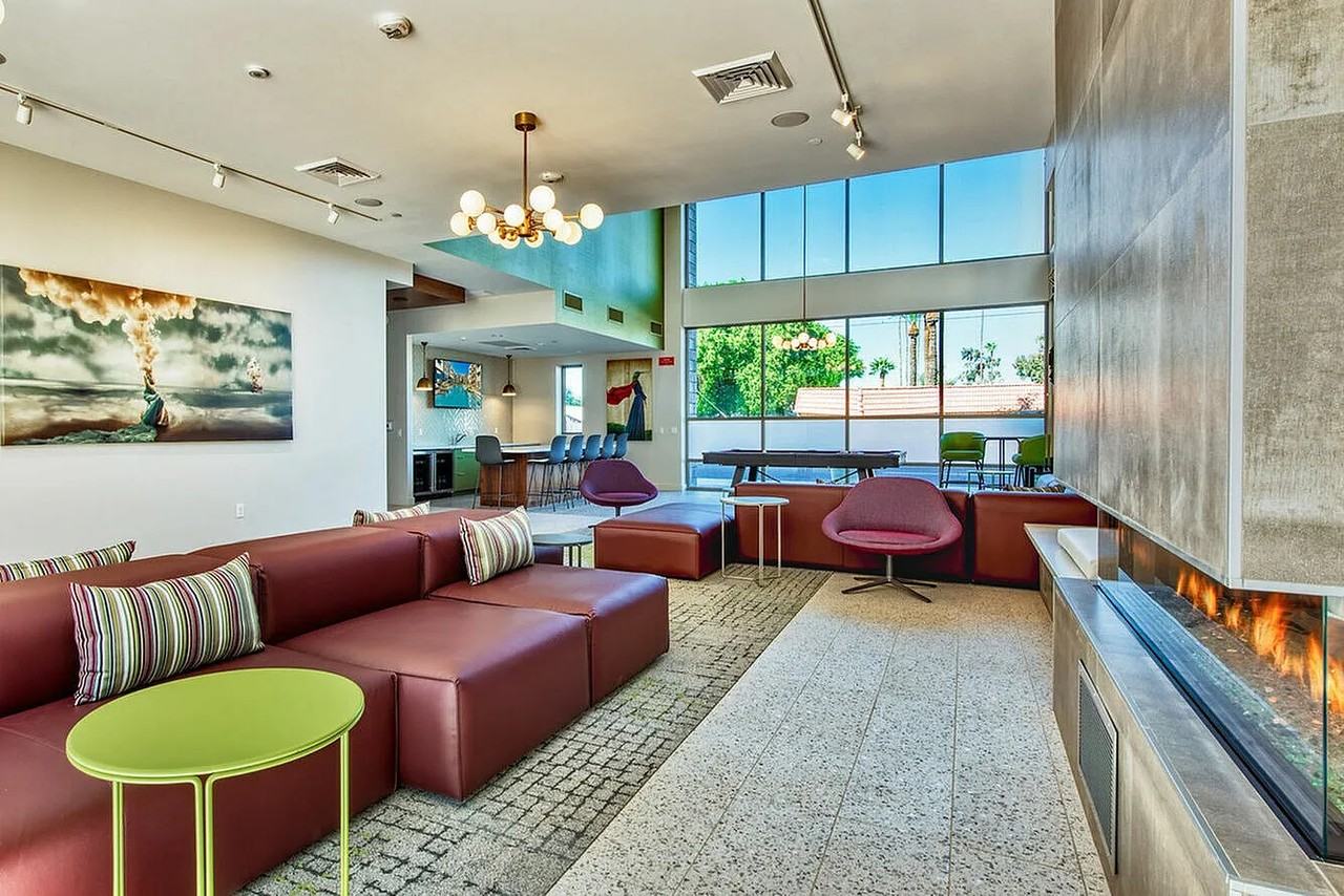 Metro 101 - Photo 7 of 18