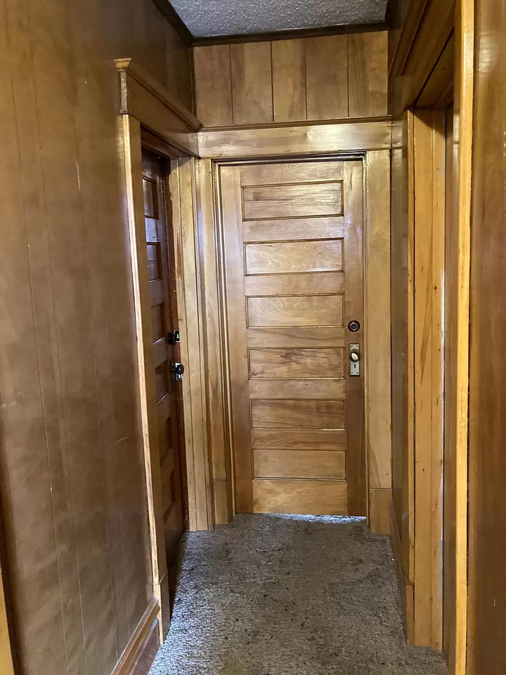 1478 Van Buren Ave - Photo 4 of 9