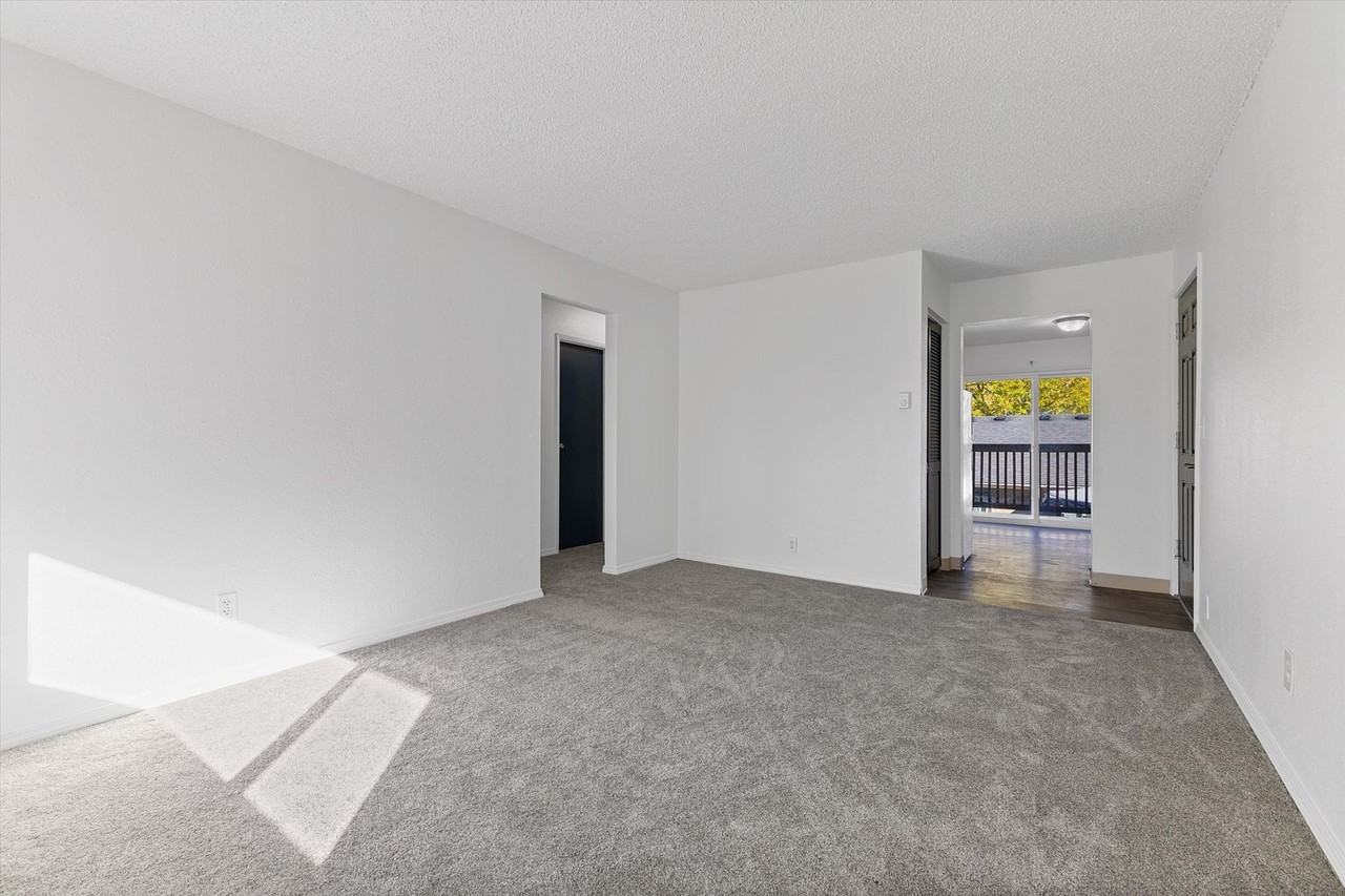 GREENTREE APARTMENTS - Photo 3 of 13