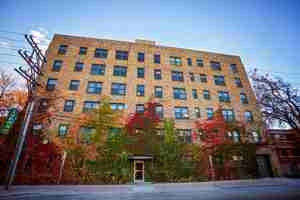 featured image of 654 4th Ave N