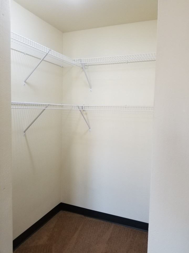 1315 Spring St - Photo 5 of 10