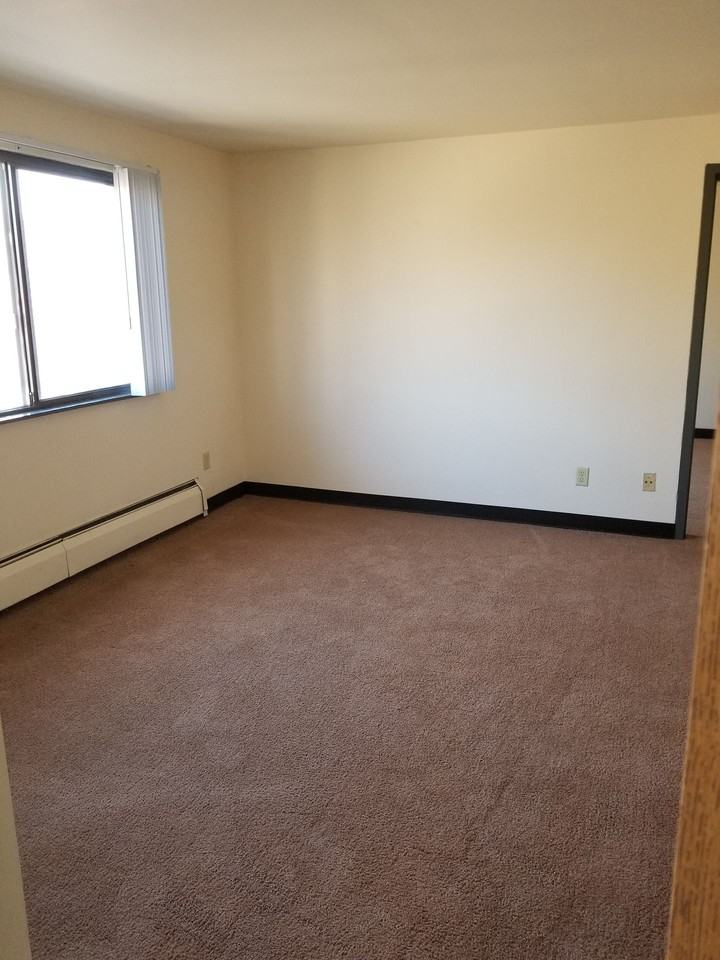 1315 Spring St - Photo 6 of 10