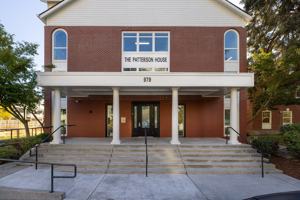 featured image of 979 Patterson St