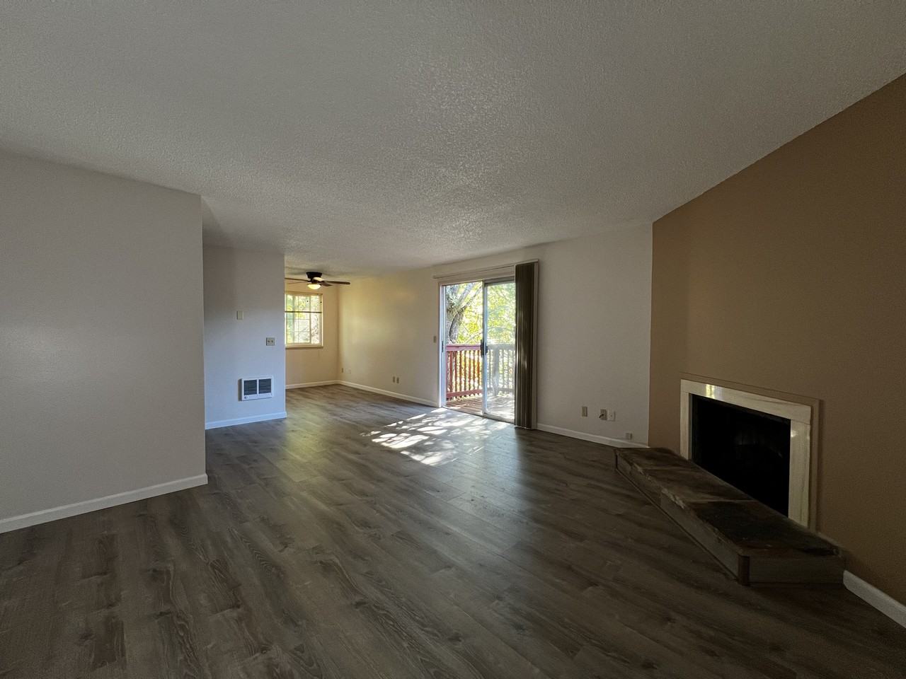 Clark Creek Apts - Photo 7 of 50