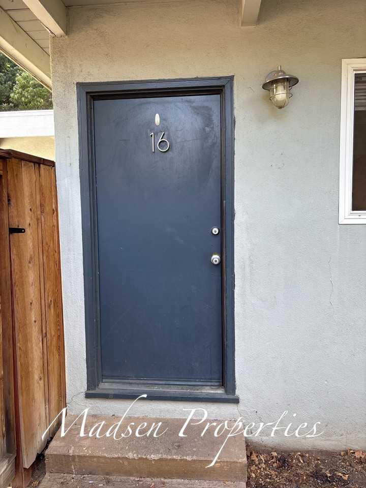 2925 Godman Avenue - Photo 3 of 50