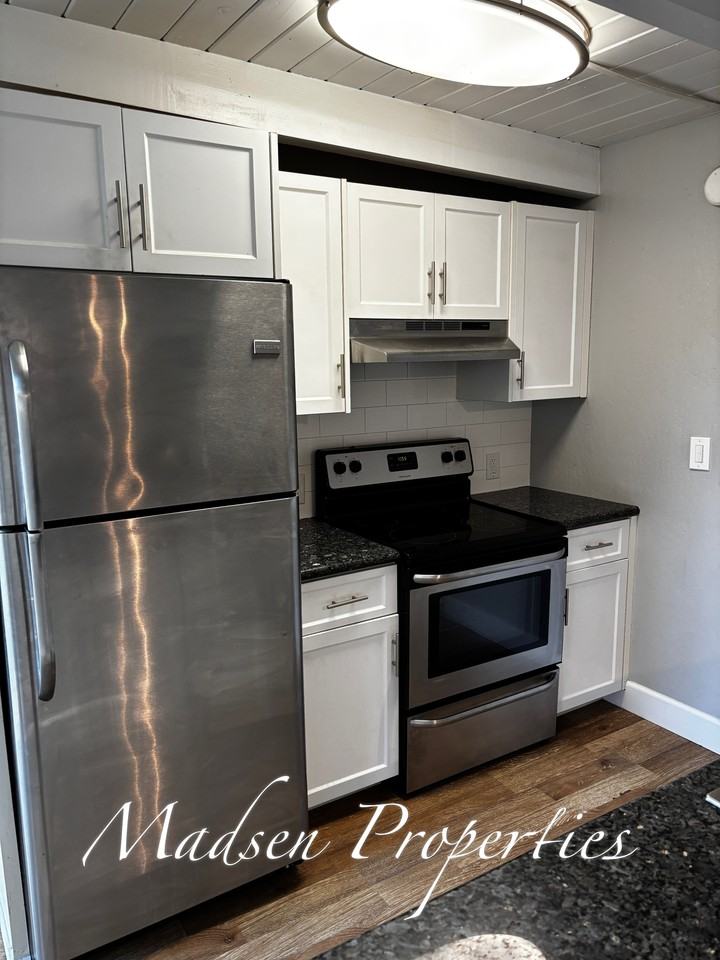 2925 Godman Avenue - Photo 7 of 50