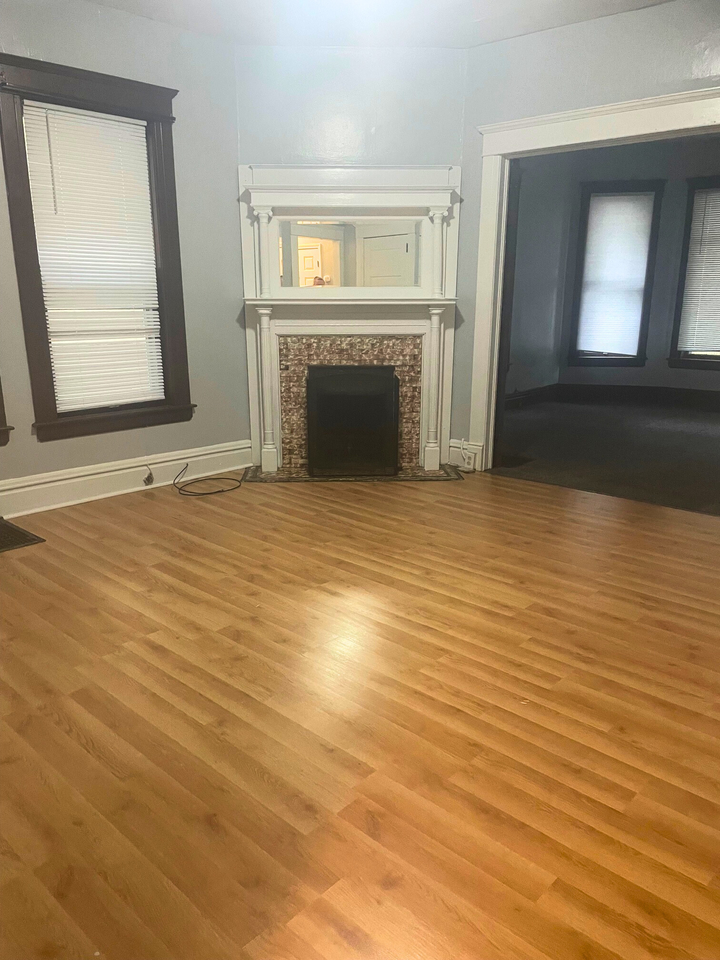 409 West Dutton Street - Photo 2 of 9