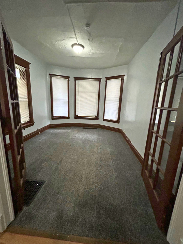 409 West Dutton Street - Photo 3 of 9