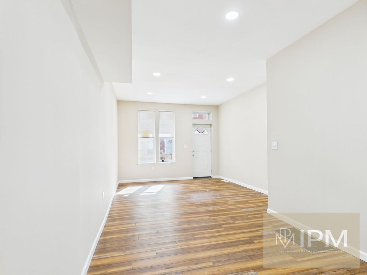 346 Nectarine St - Photo 2 of 27