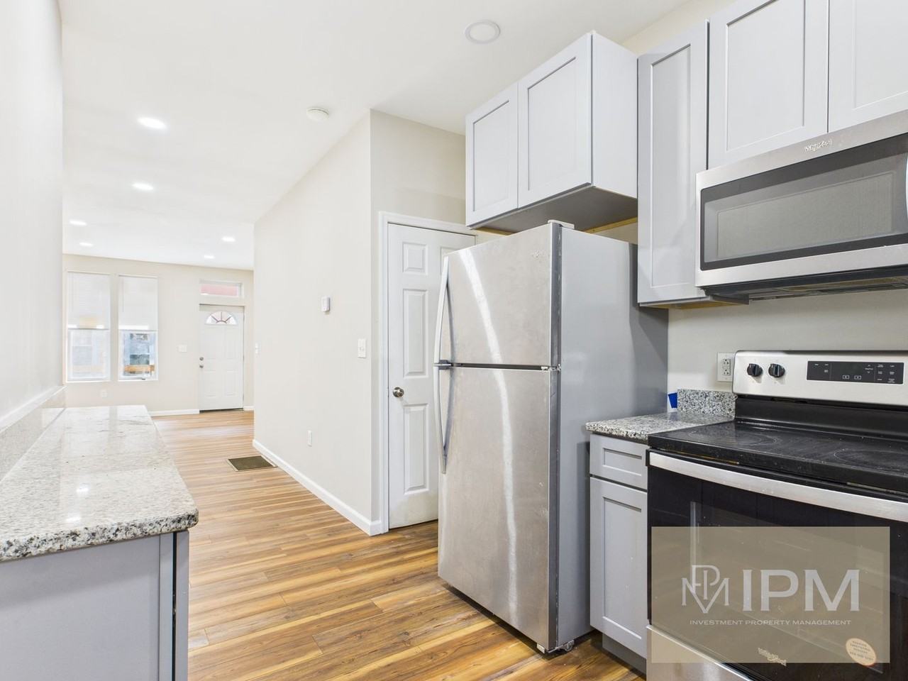 346 Nectarine St - Photo 5 of 27