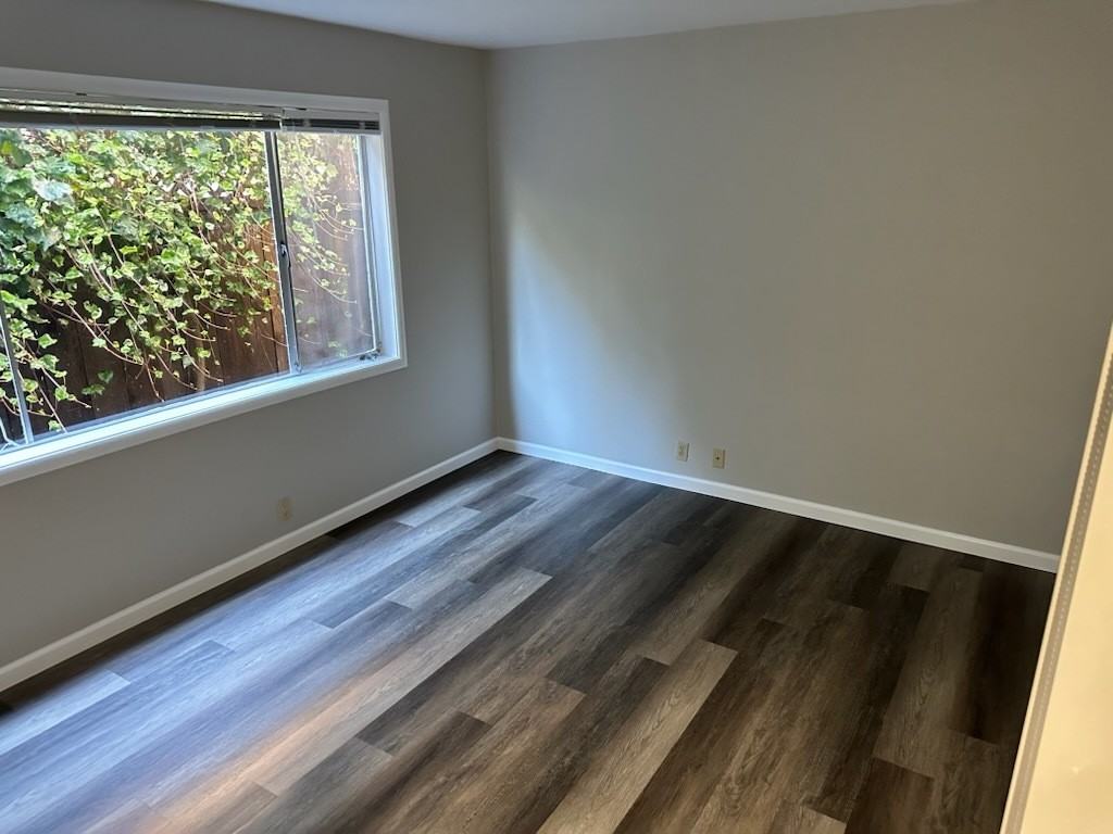 Laurel Apartments - Photo 3 of 8