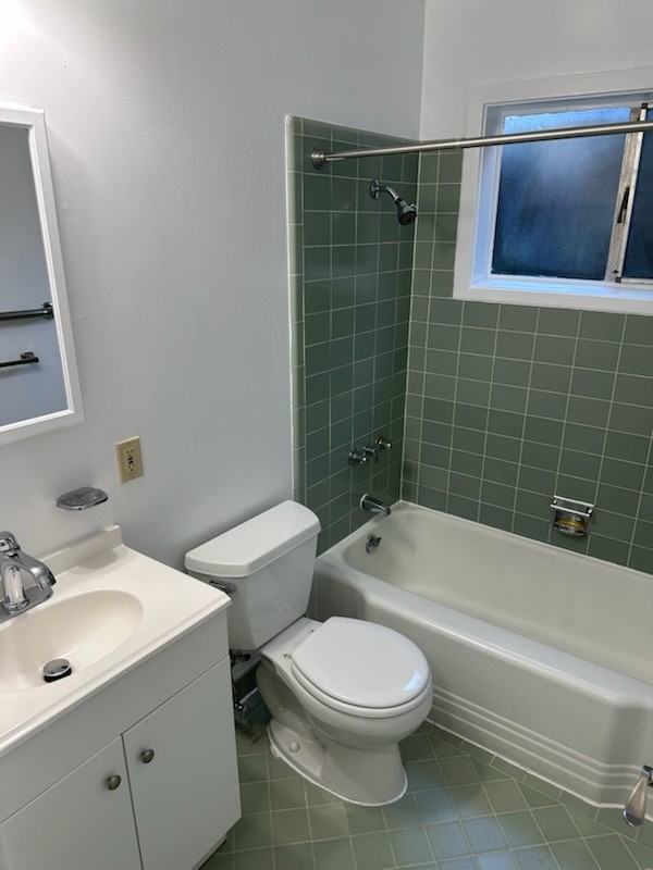Laurel Apartments - Photo 7 of 11