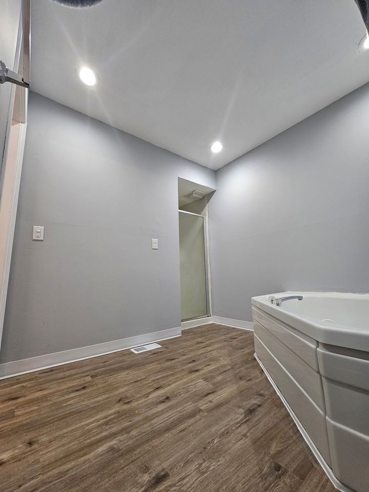 Remodeled 2 & 3 apartments - Photo 6 of 19