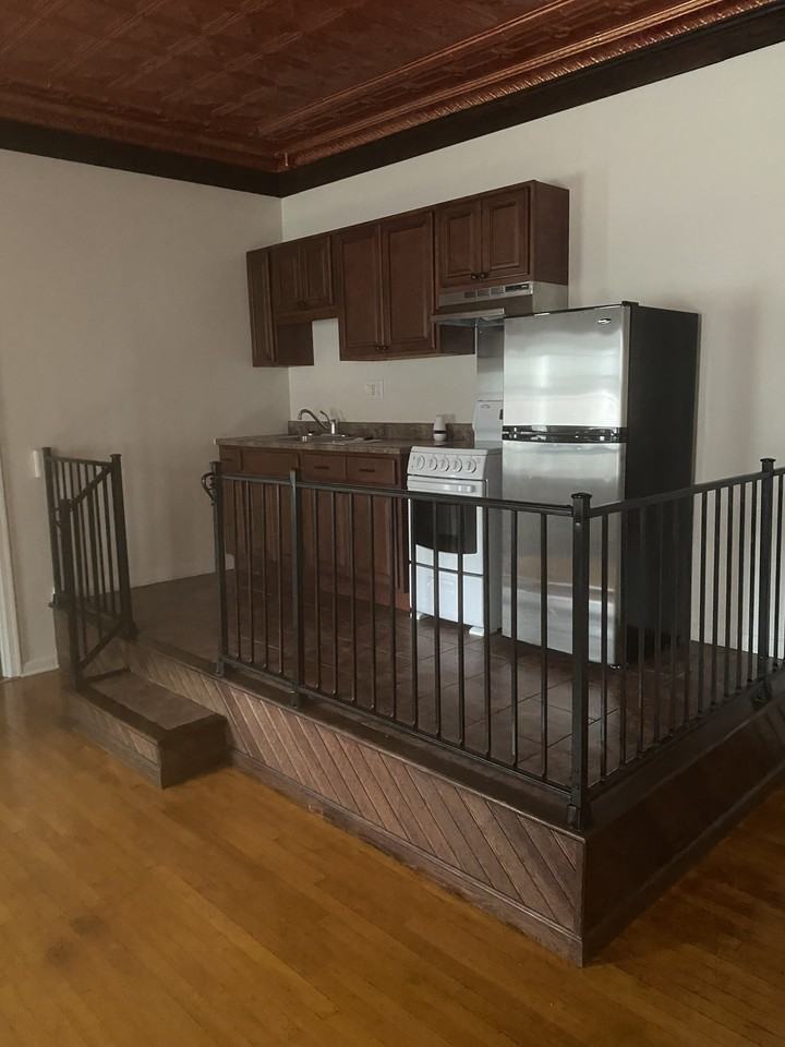 13 1/2 West 4th Street - Photo 2 of 5