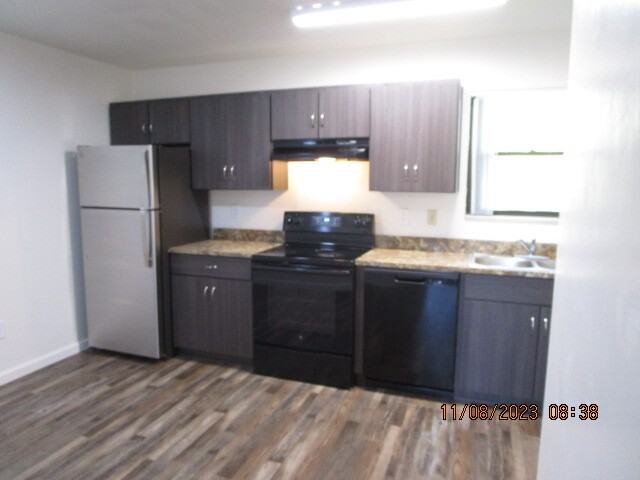 Regent Park 660 - Photo 4 of 42