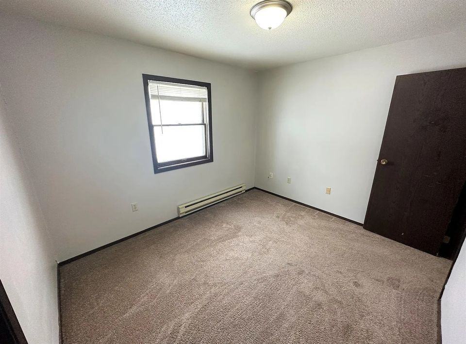 724 South Congress Street - Photo 3 of 14