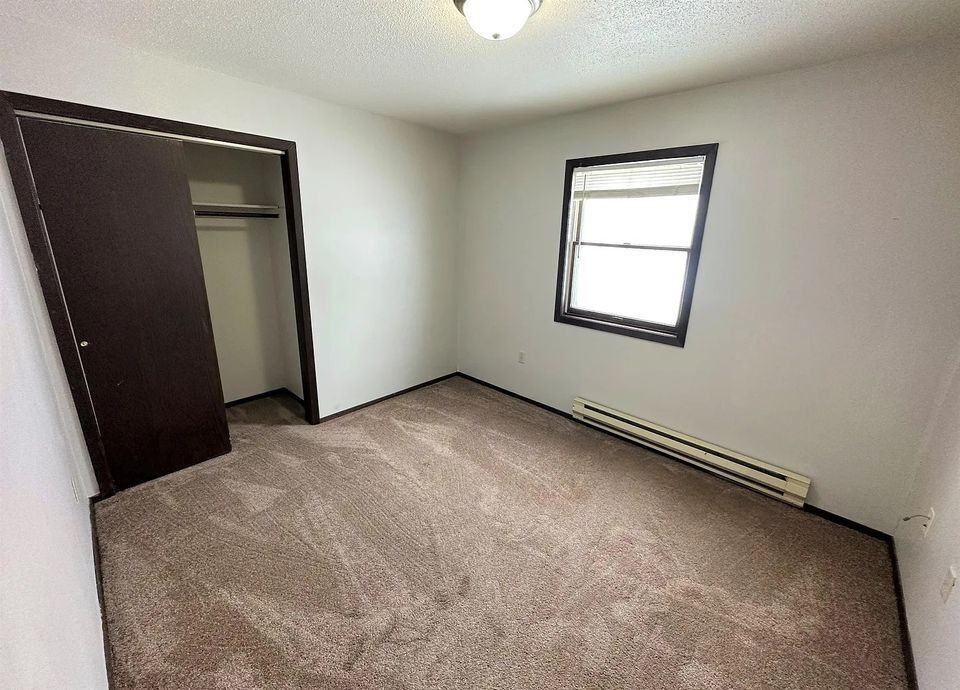 724 South Congress Street - Photo 5 of 14