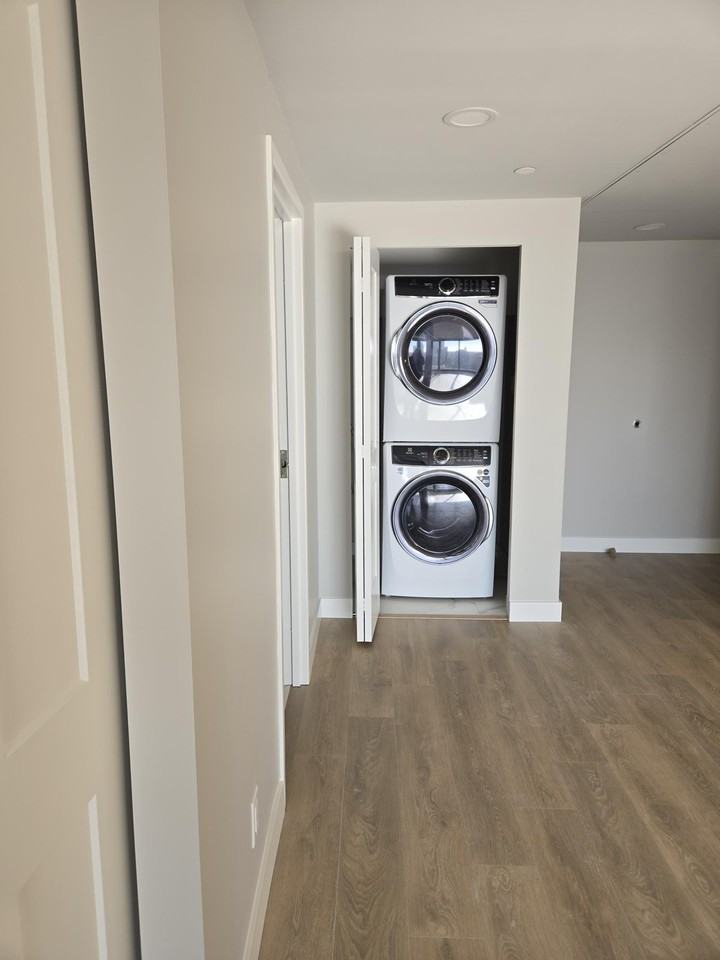 808 Nelson Street #1906 - Photo 5 of 16