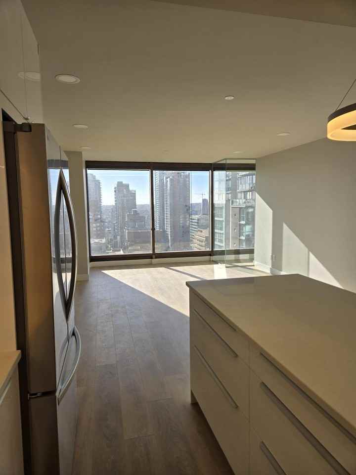 808 Nelson Street #1906 - Photo 2 of 16