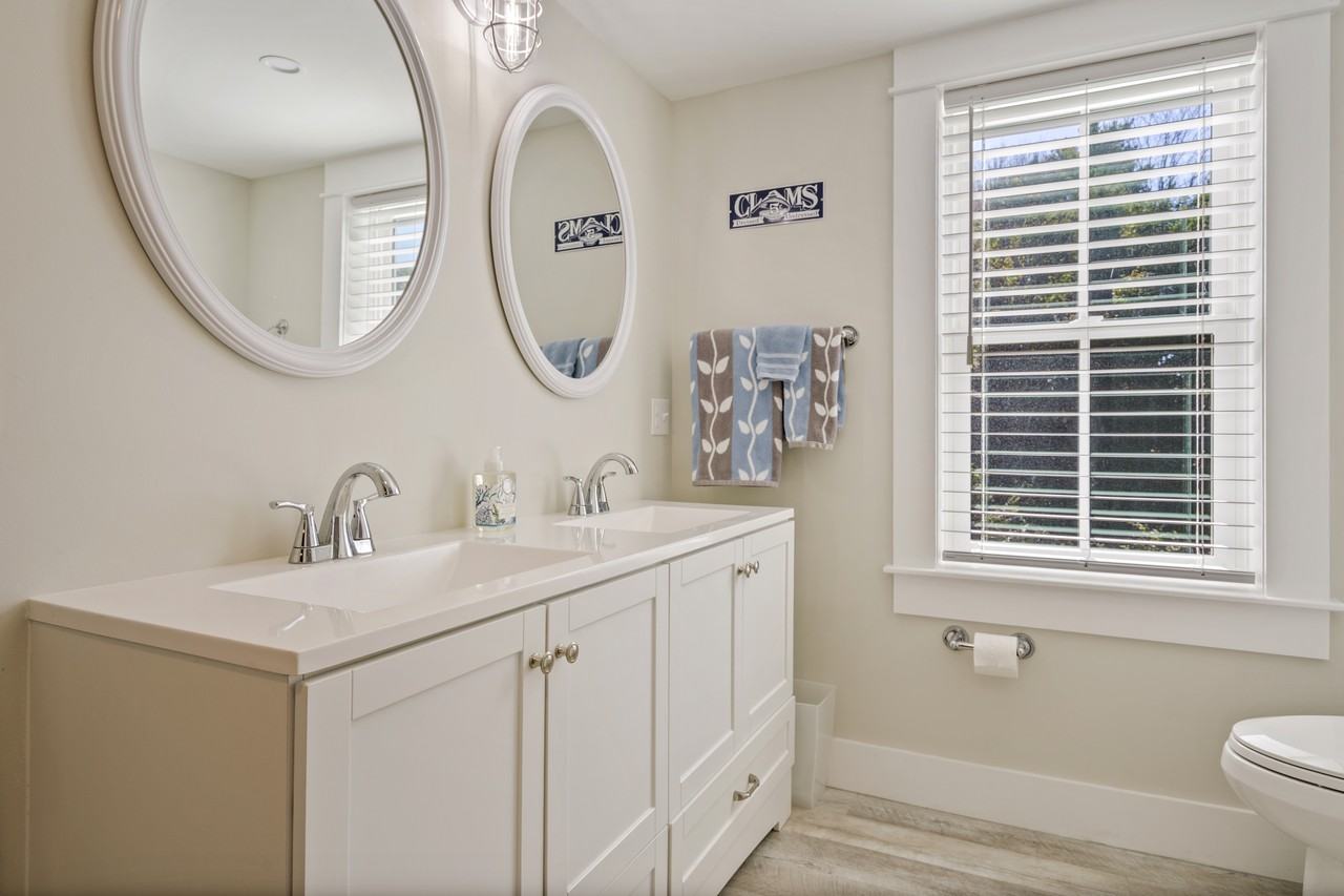 182 Pepperrell Rd - Photo 2 of 20