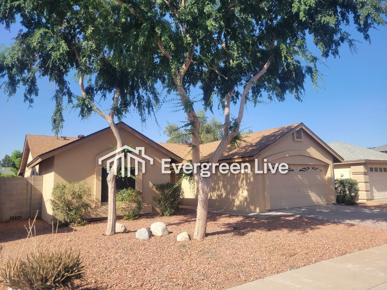 10241 W Windsor Blvd - Photo 2 of 14