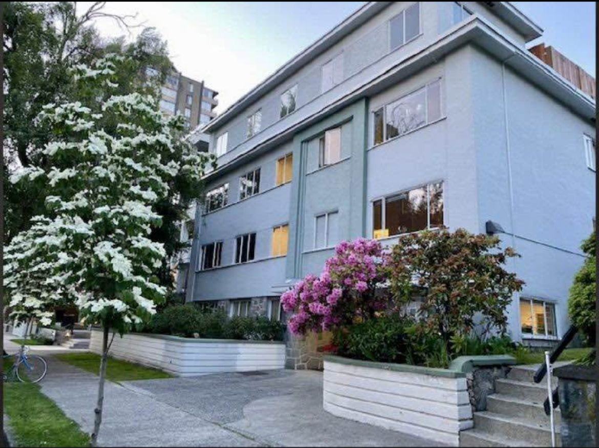 1121 Harwood Street - Photo 2 of 18